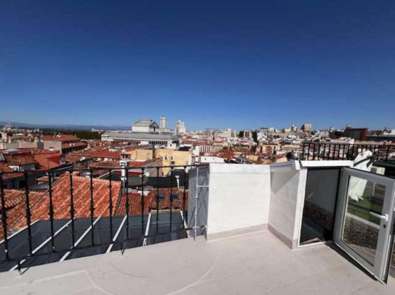Apartamentos El Tiempo Madrid Esterno foto