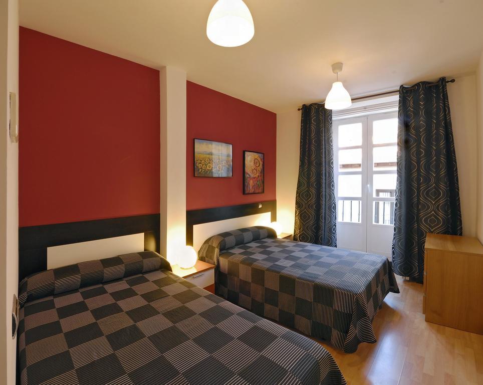 Apartamentos El Tiempo Madrid Esterno foto